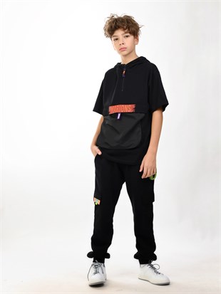 Erkek Çocuk Kanguru Cepli Kapşonlu Siyah T-Shirt